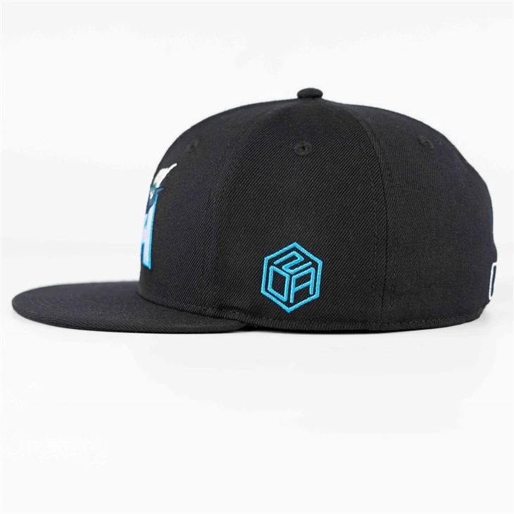 Free Flying Bird Pattern Fitted Cap