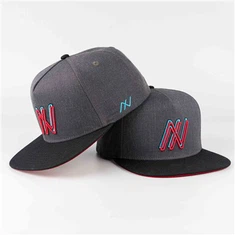 Caipín snapback ciseal dúbailte